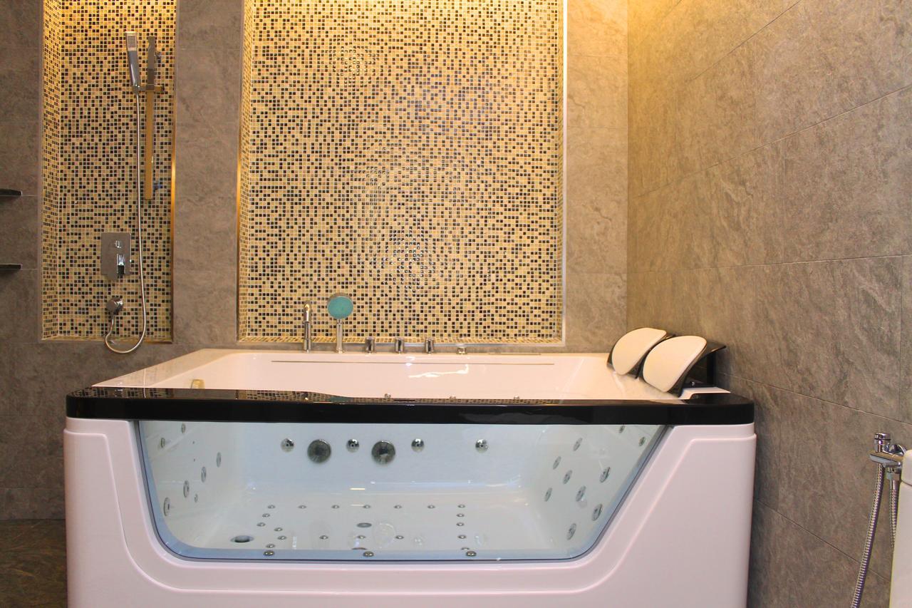 Geobay Hotel Johor Bahru Exteriör bild