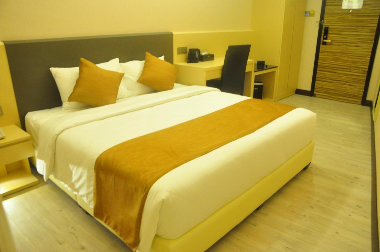Geobay Hotel Johor Bahru Exteriör bild