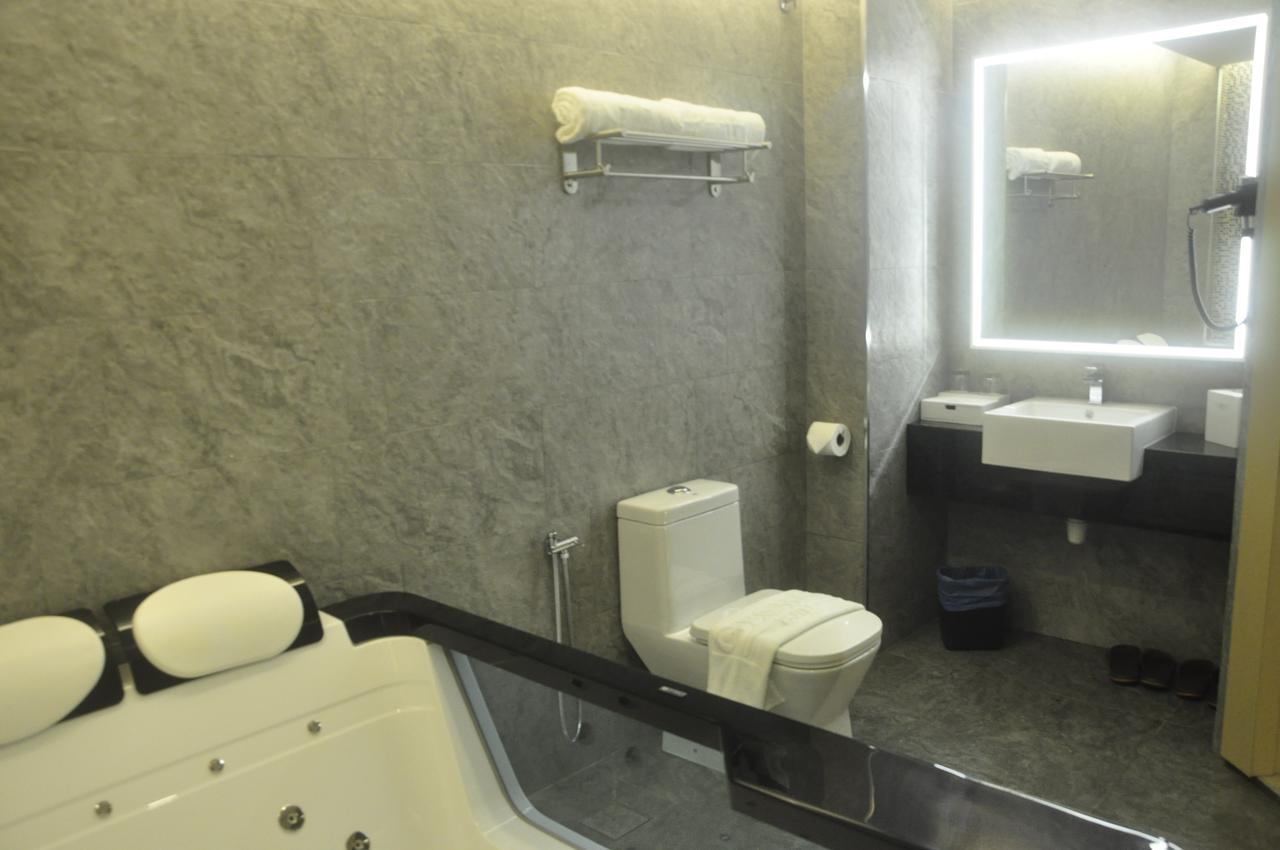Geobay Hotel Johor Bahru Exteriör bild