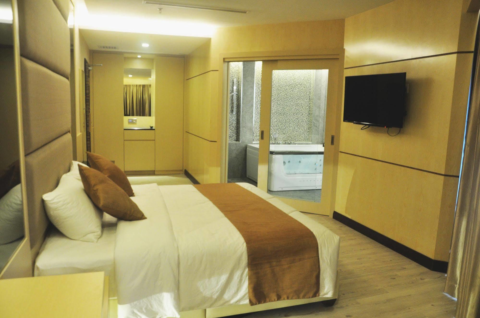 Geobay Hotel Johor Bahru Exteriör bild