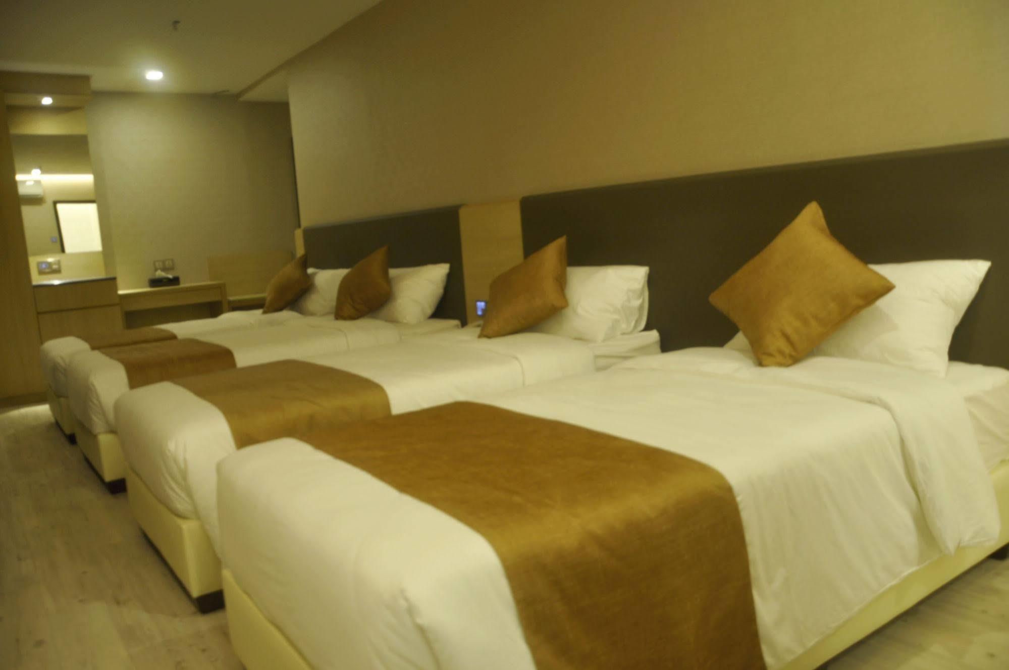 Geobay Hotel Johor Bahru Exteriör bild